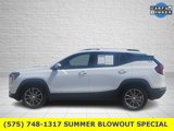 Used 2024 GMC Terrain SLT image 2