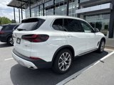 Used 2024 BMW X5 xDrive50e image 3