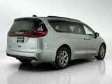 Used 2023 Chrysler Pacifica Limited image 5