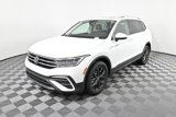 Certified 2024 Volkswagen Tiguan SE w/ Panoramic Sunroof Package image 2