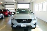 Used 2024 Volvo XC40 B5 Plus image 2