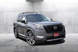 New 2025 Nissan Pathfinder Platinum image 2