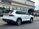 Used 2024 Toyota Grand Highlander AWD image 3