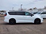 New 2024 Chrysler Pacifica Touring-L w/ Uconnect Theater Family Group image 2