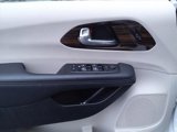Certified 2023 Chrysler Pacifica Limited image 6