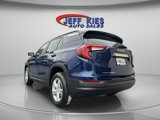 Used 2022 GMC Terrain SLE w/ Driver Convenience Package image 4