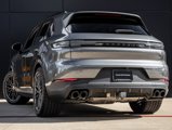 Certified 2025 Porsche Cayenne image 3