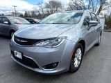 Used 2017 Chrysler Pacifica Touring-L image 5
