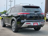 New 2025 Nissan Pathfinder SL image 4