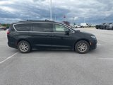 Certified 2022 Chrysler Pacifica Touring-L image 6