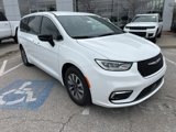 New 2025 Chrysler Pacifica Select image 2