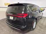 New 2025 Chrysler Pacifica Select image 3