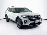 Used 2025 Ford Explorer Active w/ Active Comfort Package image 3