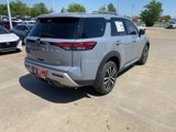 New 2025 Nissan Pathfinder Platinum image 5