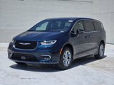 New 2025 Chrysler Pacifica Select image 2