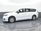 New 2025 Chrysler Pacifica Select image 2