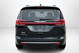 Used 2022 Chrysler Pacifica Touring-L image 6