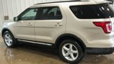 Used 2017 Ford Explorer XLT w/ Equipment Group 201A image 4