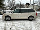 Used 2014 Chrysler Town & Country Touring-L image 6