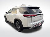 New 2025 Nissan Pathfinder SL image 4