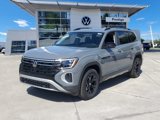 New 2025 Volkswagen Atlas Peak Edition SE image 2