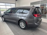 Used 2023 Chrysler Pacifica Touring-L image 3