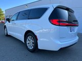 Used 2023 Chrysler Pacifica Touring-L image 3