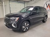 Used 2024 Volkswagen Atlas SE image 2