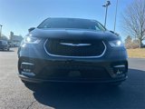 New 2025 Chrysler Pacifica Select image 2
