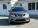 Used 2016 Nissan Rogue SV image 2