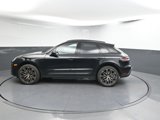 Certified 2024 Porsche Macan image 2