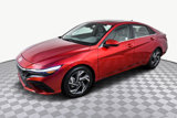 Used 2025 Hyundai Elantra SEL image 4