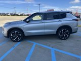Used 2024 Mitsubishi Outlander AWD image 3