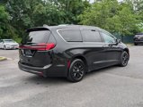 Used 2021 Chrysler Pacifica Touring-L image 6
