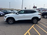Used 2021 Kia Seltos EX image 2