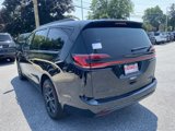 New 2025 Chrysler Pacifica Limited image 5