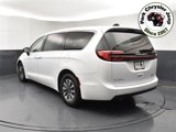 New 2025 Chrysler Pacifica Select image 4