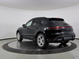 Used 2024 Porsche Macan image 3