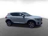 Used 2024 Volvo XC40 B5 Core image 2