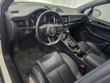 Certified 2023 Porsche Macan Turbo image 4