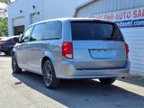 Used 2018 Dodge Grand Caravan GT image 3