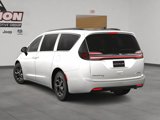 New 2025 Chrysler Pacifica Premium image 4