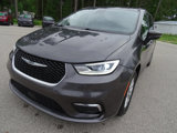 Used 2023 Chrysler Pacifica Touring-L image 5