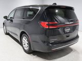 Certified 2023 Chrysler Pacifica Touring-L image 4