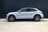 Certified 2025 Porsche Macan image 2