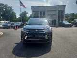 Used 2017 Toyota Highlander Limited Platinum image 2