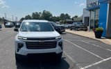 Used 2025 Chevrolet Traverse LT image 2
