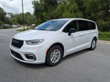 New 2026 Chrysler Pacifica Select image 2