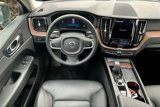 Used 2022 Volvo XC60 B5 Momentum image 5