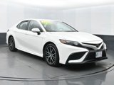 Used 2023 Toyota Camry SE image 2